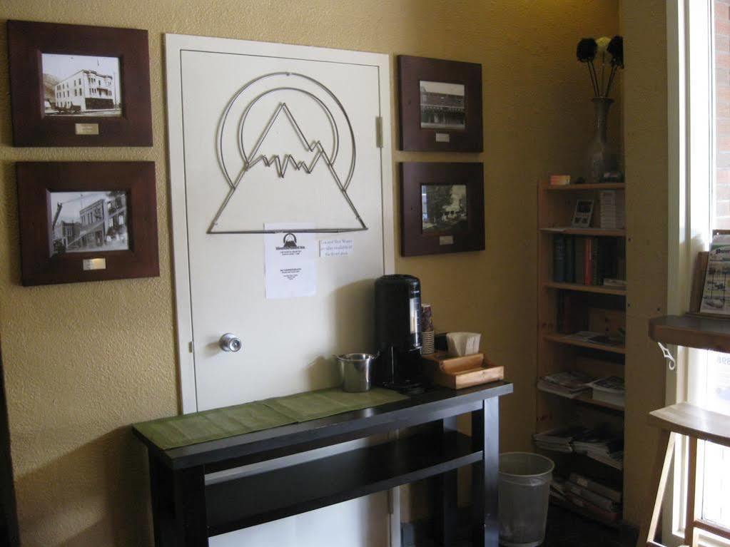 Mountain Hound Inn ネルソン エクステリア 写真